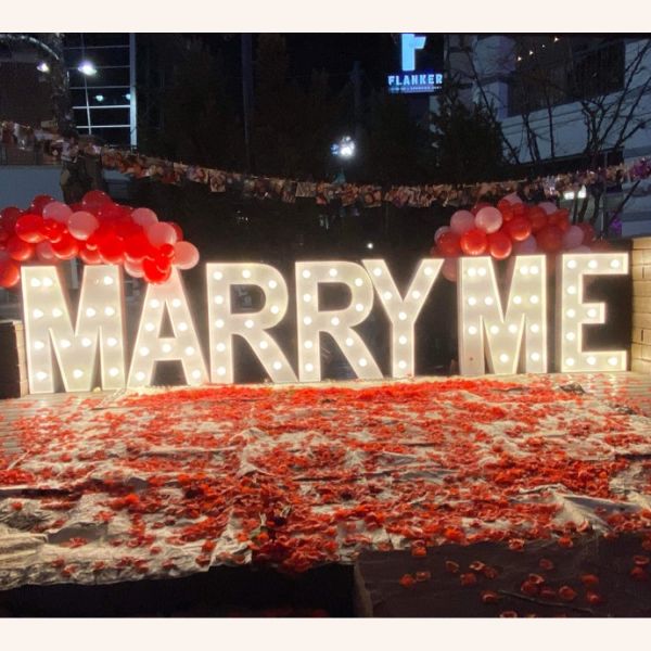 neutral-modern-event-decor.jpg
